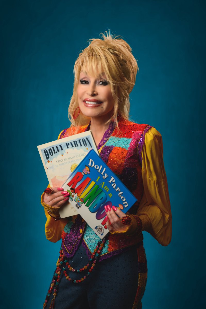 _morganrhea_'s tweet photo. For every 1 Tote sold a child will receive 12 books and for every bracelet sold 7 children will receive a book 📚🎉 Thank you for helping us to support this wonderful cause!

Click link to shop Gratitude Campaign- https://t.co/TqrbSvD7bG https://t.co/E3y4ULaCoC