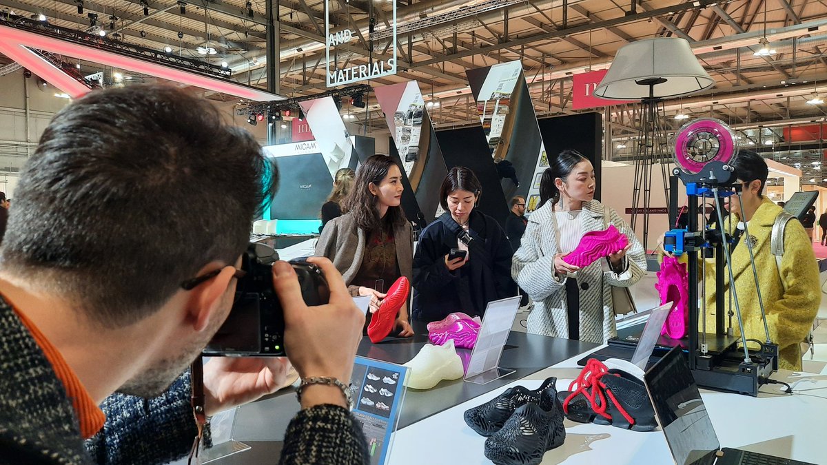 PenExhibition's tweet photo. The Glimpse of MICAM Fair 2023 Milano Italy 🇮🇹 #MICAM #Milano #Italia #FootwearFair #FootwearExhibition #Worldwide #PENExhibition #PacificExhibitionNetwork  #IndianFootwearPublications #IFP 
#IndianFootwear  #footweardesigners #Italy https://t.co/mqpyFx2HyO