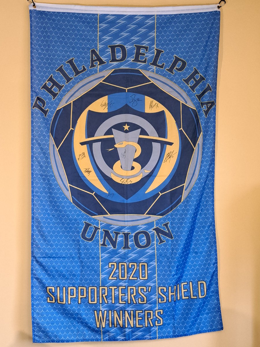 BimboBandaid's tweet photo. I was lucky enough to be able to get the 9 players from our 2020 Supporters' Shield winning season that are still on our current squad to sign my flag last night

Can anyone name them off the top of their head?

#SupportersShieldFlag
#BimboBandaid
#DOOP https://t.co/pGoHlOYJlp