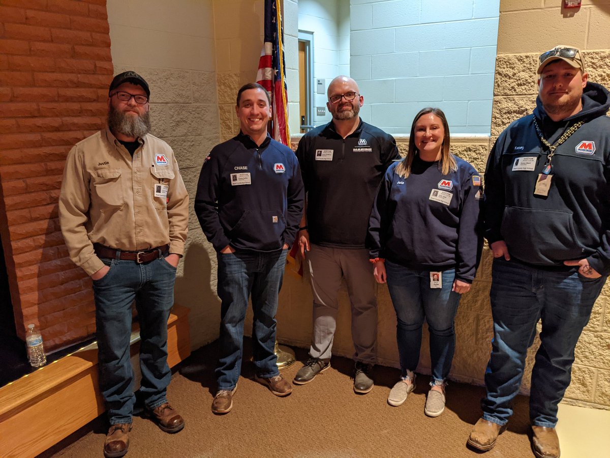 JAGkyBCHS's tweet photo. Chase, Julie, Jason, Kasey, &amp; Justin visited with the most engaging presentation about working w/ @MarathonPetroCo 's Marine Transportation. Wow! Our students learned about fulfilling, well-compensated work close to home and got great advice about how to get ahead at work! #jagky https://t.co/0zQI1BSYRi