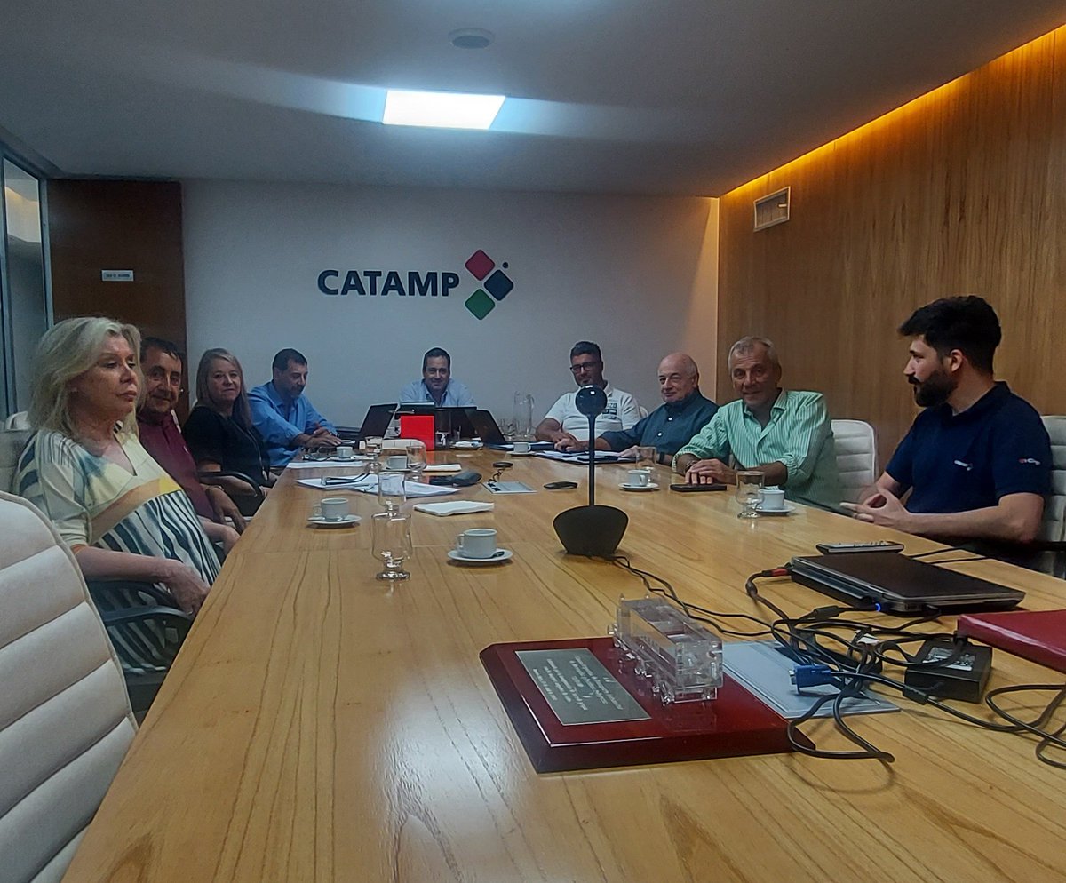 CATAMP_oficial's tweet photo. Reunión de mesa ejecutiva previo a la reunión de comisión directiva.
#catamp #AHORA https://t.co/hpHJ7evbKf