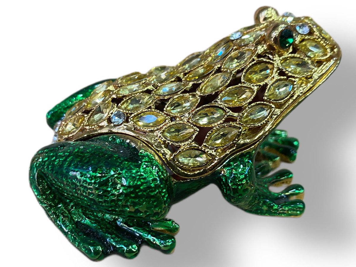 Ameras2001's tweet photo. π· VERY HIGH QUALITY
πΆ 20% DISCOUNT
π· FREE INTERNATIONAL
SHIPPING
Frog statue made of high quality Enamel Metal , Crystals and Zircon - Home Decor #3dfrogstatue #frog #frogstatue #metalfrog #froghomedecor https://t.co/zwOiheETYW https://t.co/h166wEpX8N
