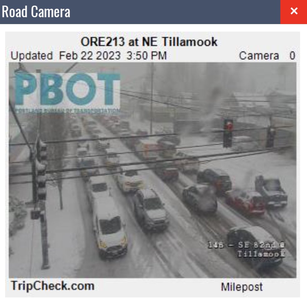 TrafficPortland's tweet photo. #pdxtraffic Wow, 82nd looks ROUGH right now. Avoid travel on the east side for now. https://t.co/BbUVBvDgAY