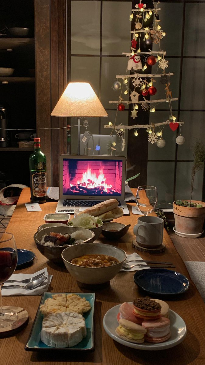 kkoo711's tweet photo. Charming dinner😍 https://t.co/EziCSUZ9dM
