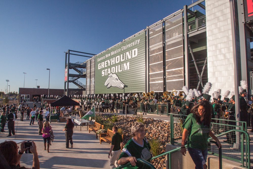 Blessed to receive a D2 offer to Eastern New Mexico University! Thank you coach <a href="/jordaan_17/">Jordan Hendy🌉</a> for the opportunity! <a href="/gcghouse/">Grossmont College Athletics</a> <a href="/LBCoachTate/">Coach Tate 🏁</a>