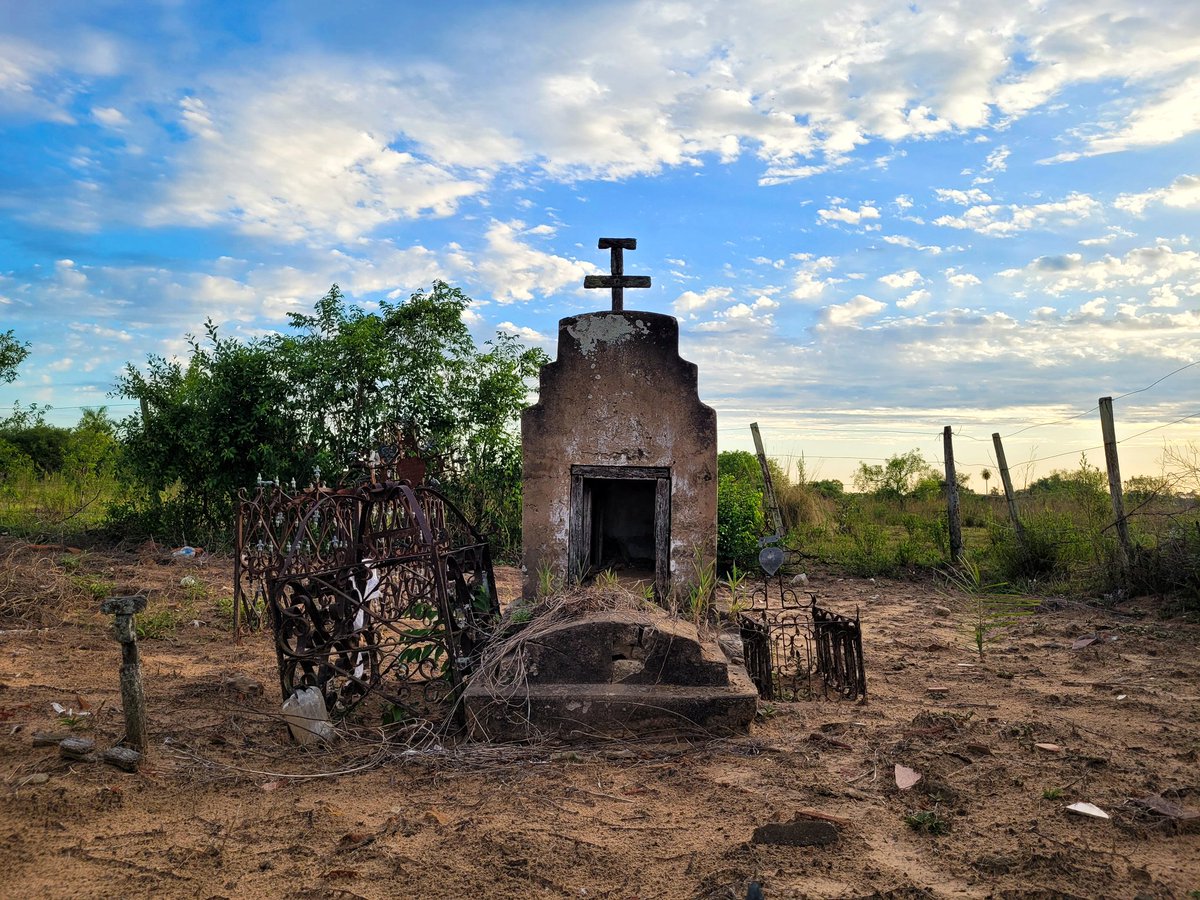 wilsonbd_sj's tweet photo. Recuerda que al polvo volverás

No resulta tan dramático si los ojos están puestos en aquello que verdaderamente permanece: el amor, los amigos, un atardecer y el abrazo de mamá (aunque son lo mismo)

El ocaso del ocaso, 2022
Wilson Delgado, SJ https://t.co/lxw0Ij9cNM