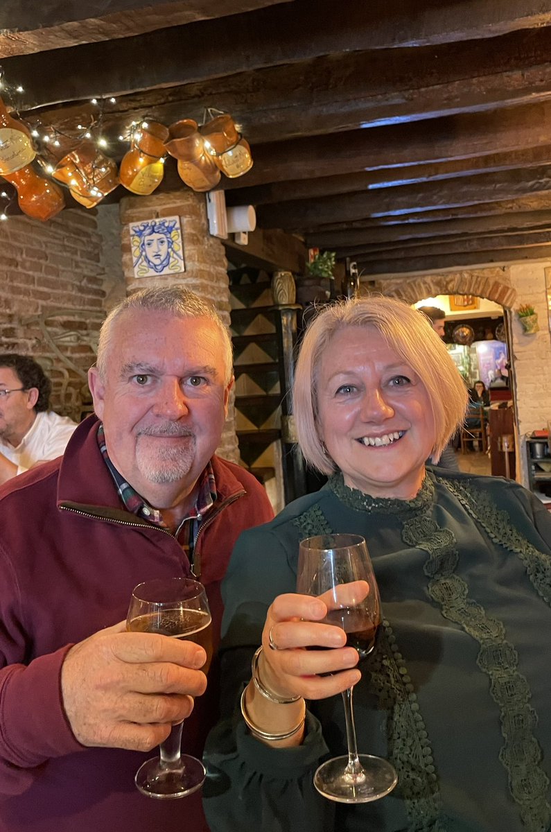 Food_A4thought's tweet image. Bar hopping in Barcelona 🍺🍷🇪🇸

#Barcelona #BarHopping #Beeroclock #Wineoclock