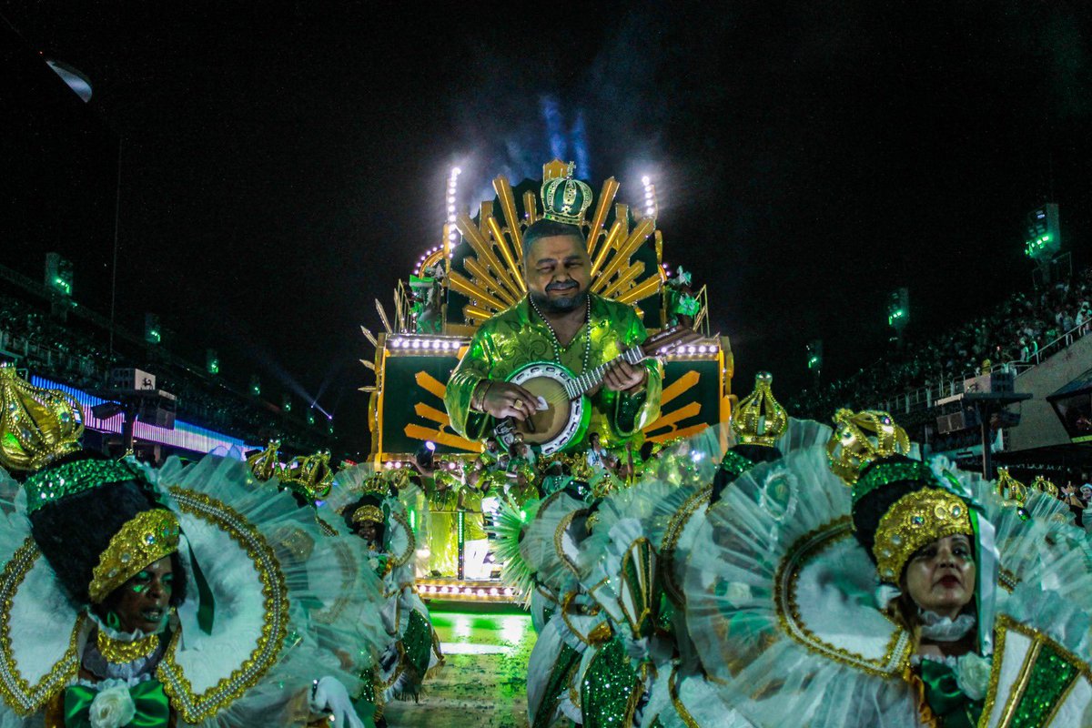 Esmorecer? Jamais! Daremos a volta por cima mais uma vez! Nenhum resultado apaga o que fizemos, família imperiana! Avante! 💚🤍

📸 Vinicius Lima