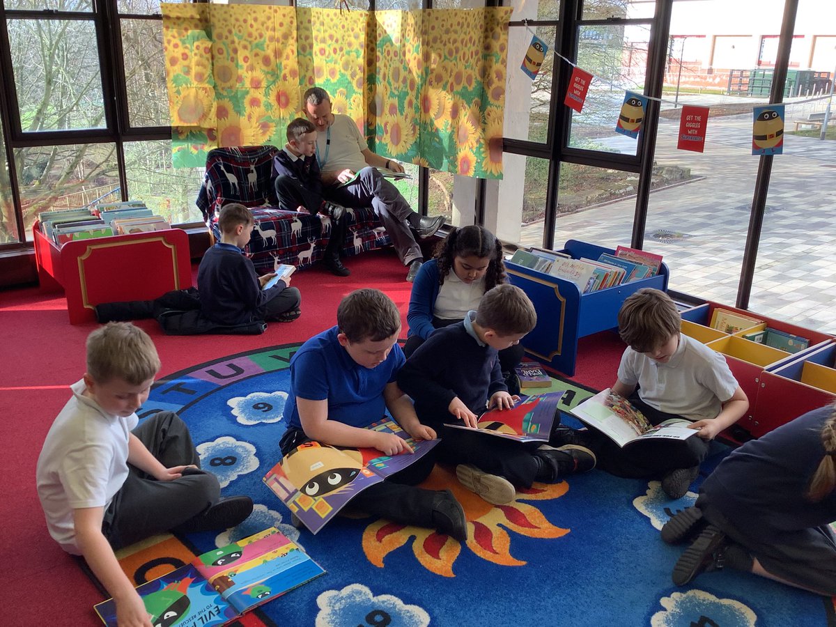 croworchardwn8's tweet image. Gala Class had a walk to our local library this afternoon. What a wonderful time we had, reading and loaning books for our school ‘rainbow reading challenge’. We look forward to visiting again soon! #read #skelmersdalelibrary #books