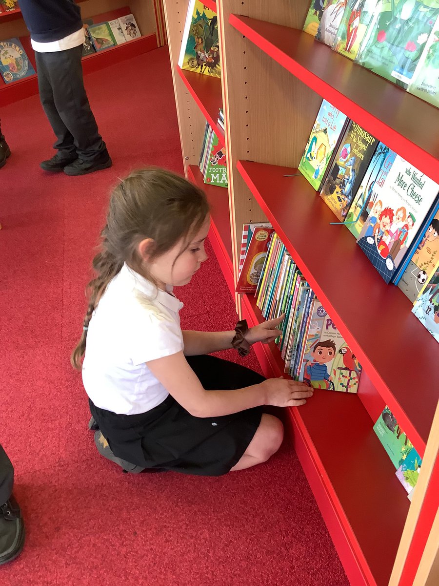 croworchardwn8's tweet image. Gala Class had a walk to our local library this afternoon. What a wonderful time we had, reading and loaning books for our school ‘rainbow reading challenge’. We look forward to visiting again soon! #read #skelmersdalelibrary #books