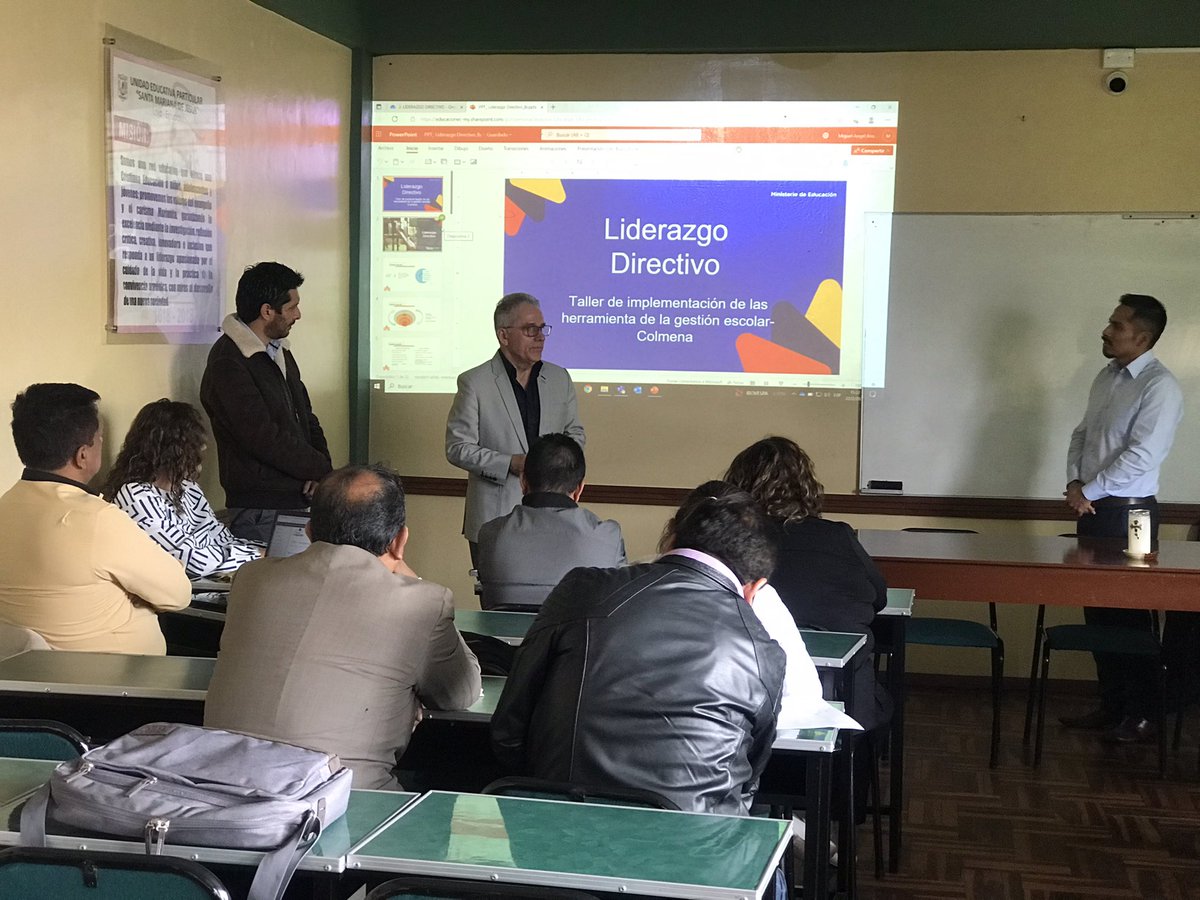 EducacionZ7_Ec's tweet photo. Coordinador @camiloaep: la gestión escolar promueve el fortalecimiento de los establecimientos educativos, a través del uso de metodologías, que integran las opiniones y expectativas de todos los actores de los procesos de formación. 
#ColmenaEducativa https://t.co/Kxk0DPcIur
