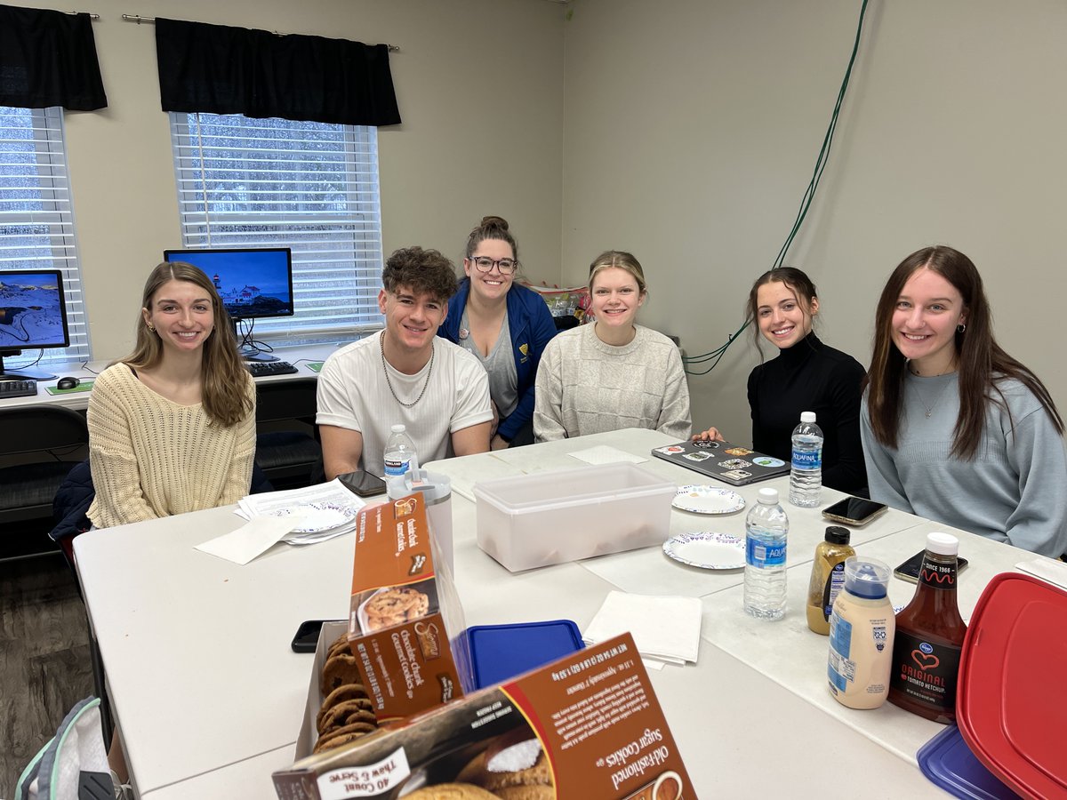 UTRocketNursing's tweet photo. Our #BSNstudents recently helped to provide lead screenings at #MomsHouse in Toledo. This is valuable work that helps the #Toledo Community to be lead-safe! https://t.co/U5MJ9ksmVD