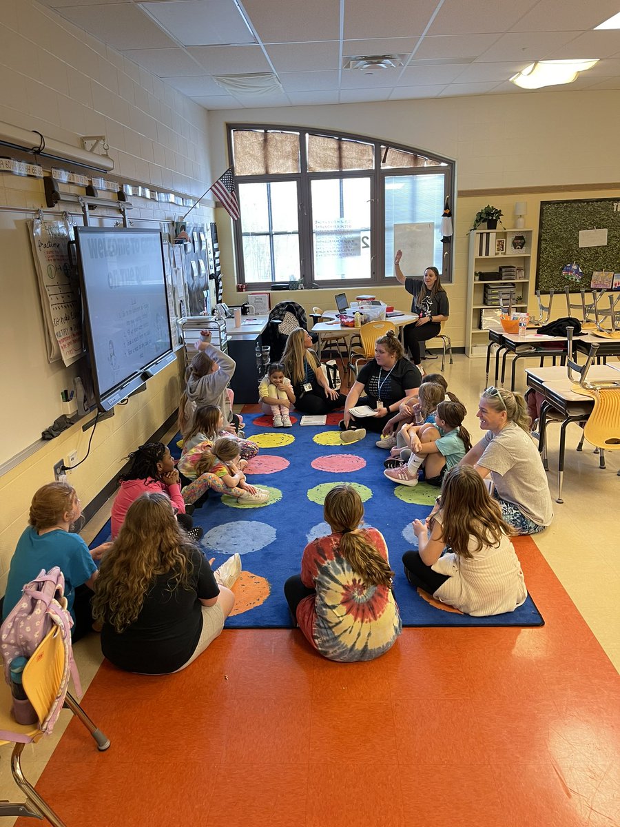 LNPrincipalHCSD's tweet photo. @GirlsontheRunGC has started @Hamilton_LN our girls are excited to kick off the 2023 season together!! Excited for the opportunity to coach alongside @SnowsInThree @MissPellock @lalehnhoff and Ms. Beck #OneLinden #PositiveTalk https://t.co/8yFVnMbMKi
