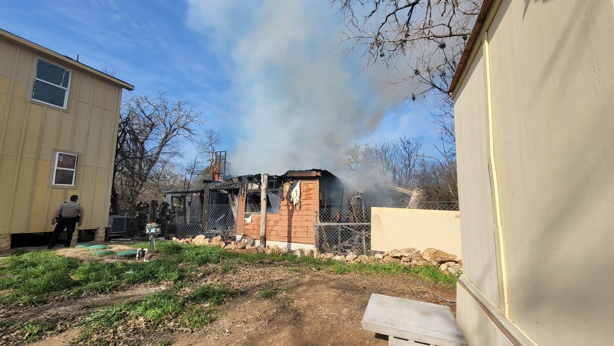 At 9:11 AM, #TCESD12 was toned out to a structure fire on Moses Lane. Crews arrived on scene to a fully engulfed two-story structure. 

(thread)