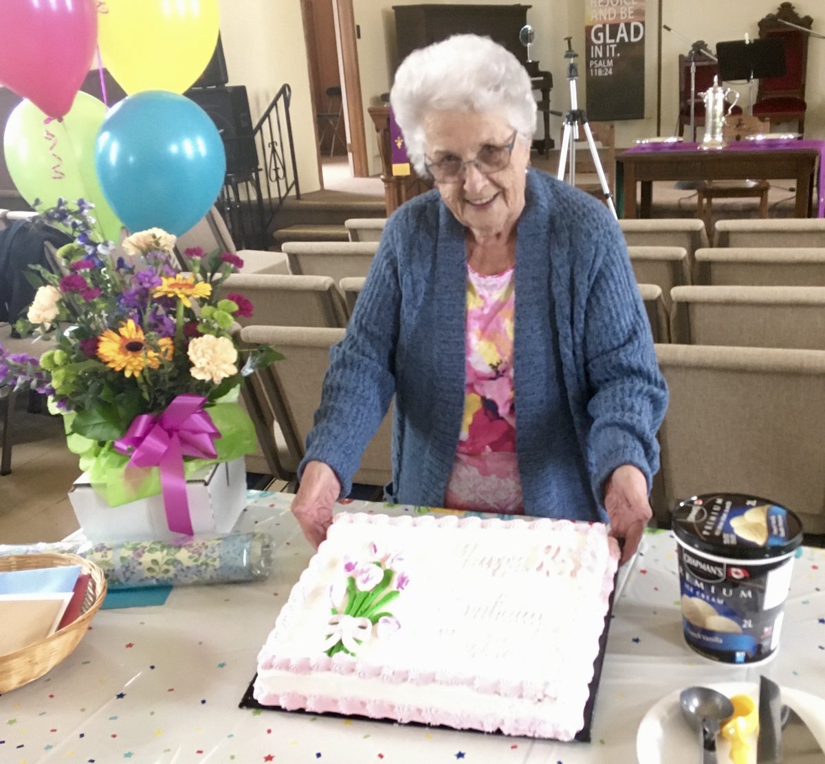 Happy #birthday85 Mom Byers.  A lot of people love you! <a href="/gbyersfish/">Gary Byers</a> <a href="/Watsden/">D Watson</a> <a href="/BayshoreFred/">Fred Wallace</a> 
<a href="/Country93/">Country 93</a>