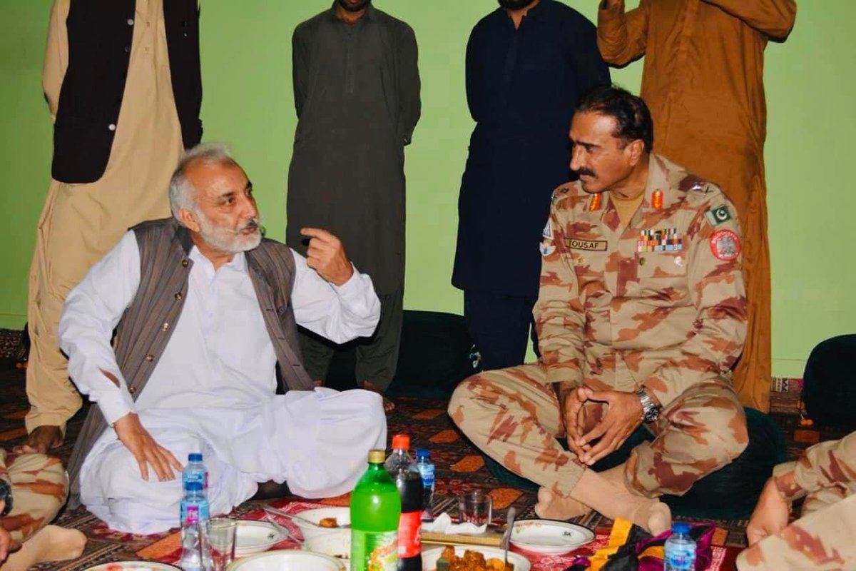 KBysma's tweet photo. Freedom fighters &amp; Activists are Terrorists to media &amp; state but ruthless inhumane Landlords like Sardar Khetran are always esteemed by the Military, why? "There's no black or white, everything is grey in this country"
#BarkhanIncident #Balochistan #سردار_کو_پھانسی_دو https://t.co/DlebyMeT6j