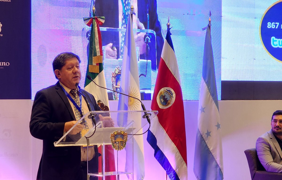 GuiomarAlonso's tweet photo. Importante aportación de @ferberriosb sobre aprendizajes en valores para vivir juntos #igualdad #inclusión  #respeto #empatía #pensamiento crítico #diversidad @UNESCO_es
@UIL @UnescoPeru https://t.co/j0NRxW6agQ