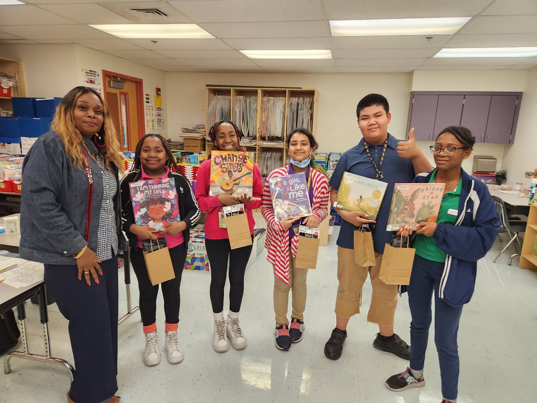 mylibinfo's tweet image. Love of Reading with our Bethune Neighbors! Vikings visit 1st graders to do Read Alouds. @jfk_vikings @librarycurrent #lovemylibrarypbcsd @robinlbrown6 @PrinGranger @RC_JFKPrincipal @MoniqueFoushee1