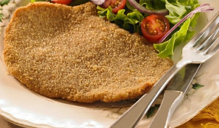fernechini's tweet photo. Abro debate, cuál milanesa es mejor???0 https://t.co/TEci5Hhhft