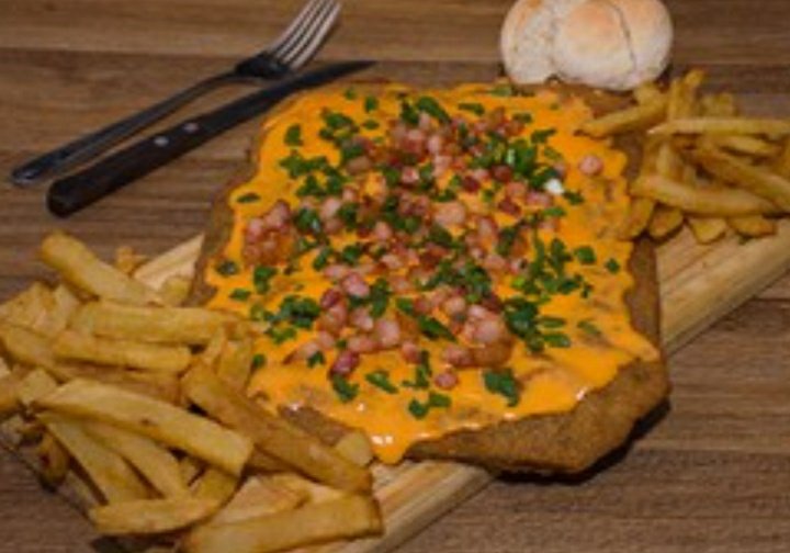 fernechini's tweet photo. Abro debate, cuál milanesa es mejor???0 https://t.co/TEci5Hhhft