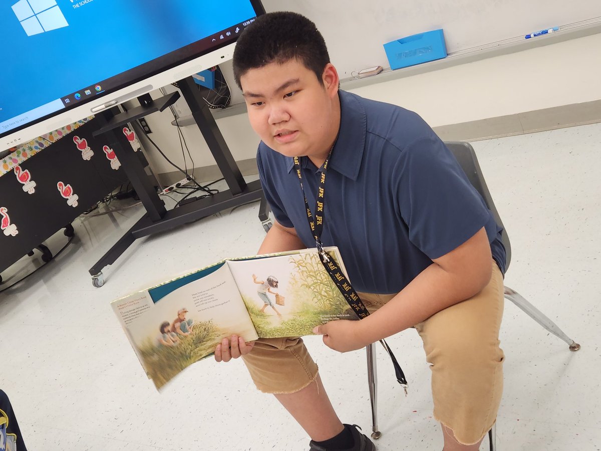 mylibinfo's tweet image. Love of Reading with our Bethune Neighbors! Vikings visit 1st graders to do Read Alouds. @jfk_vikings @librarycurrent #lovemylibrarypbcsd @robinlbrown6 @PrinGranger @RC_JFKPrincipal @MoniqueFoushee1