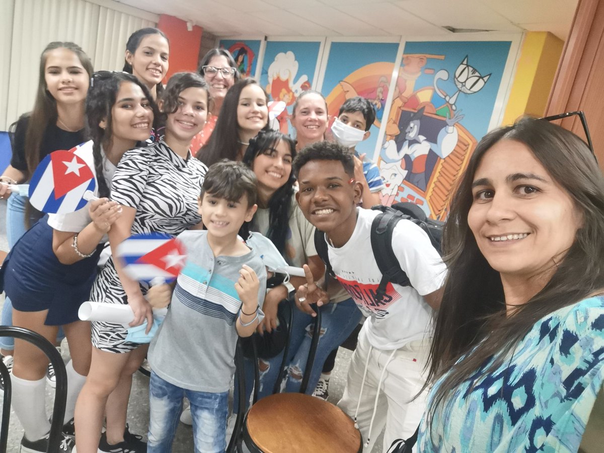 CKikirito's tweet photo. El proyecto Kikirito estuvo presente en la inauguración de la Semana de la Cultura Britanica en Cuba. En los estudios de animación del ICAIC tuvimos la oportunidad de disfrutar de la presentación de El Rodaje serie  dirigida por Ivette Avila y con el apoyo del Consejo Británico. https://t.co/VubSL3oU7u