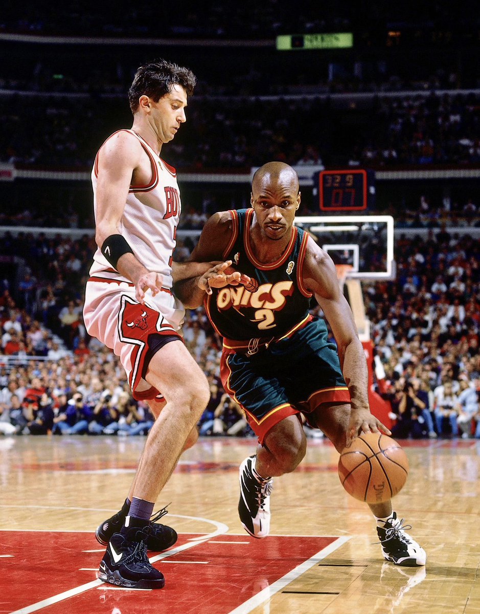 🗓️: @Reebok is re-releasing its iconic Blast sneaker on May 3rd