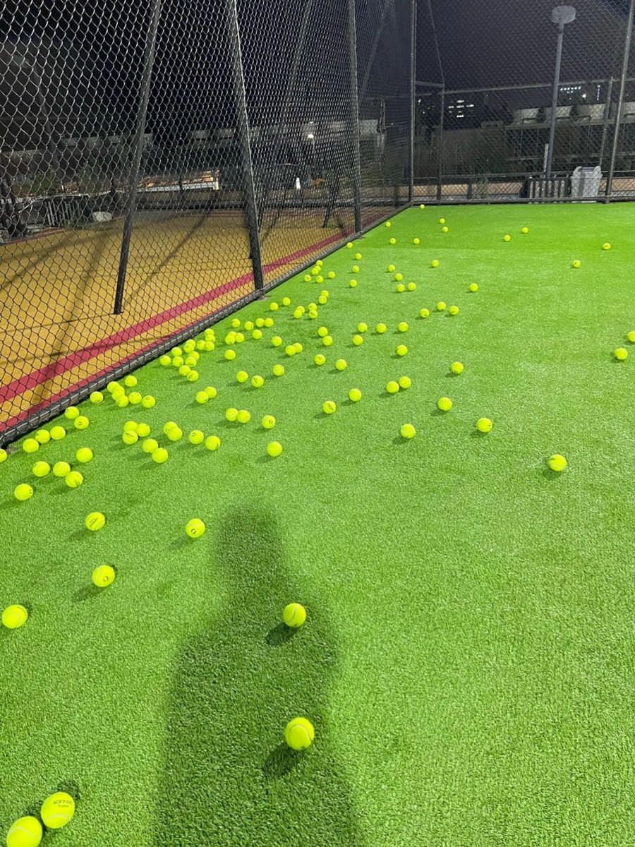 ai_sihing1's tweet photo. Today I go outside to play tennis with my team work🥰🥰 https://t.co/Fmst1tSgmg