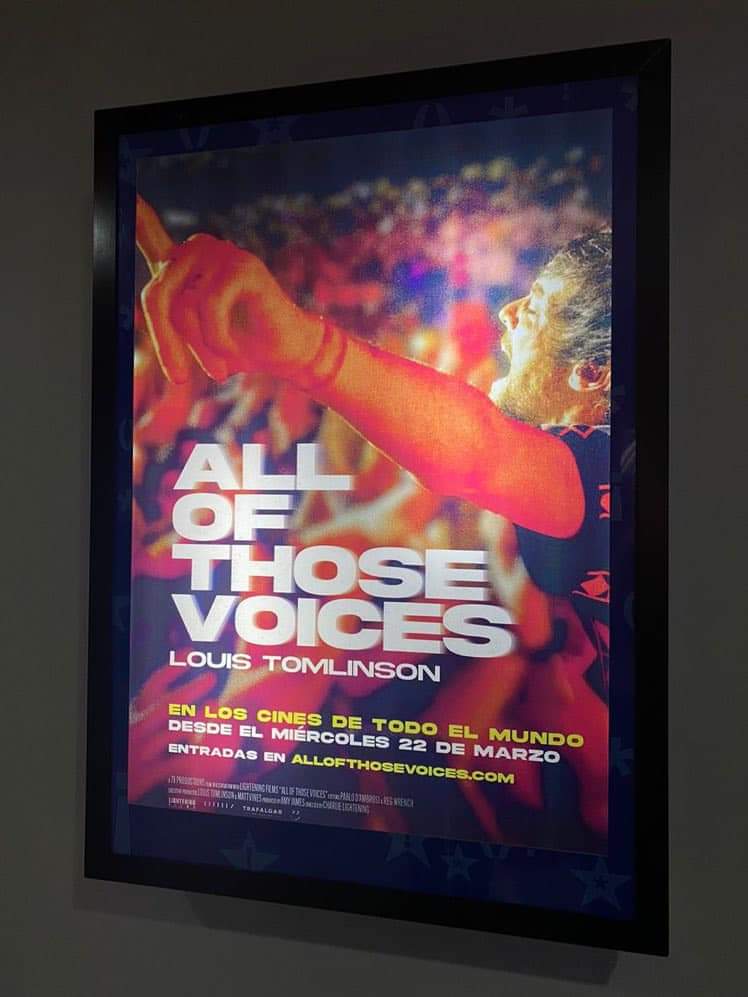 JolineTomlinson's tweet photo. Mis ídolos en los posters del cine, yo la más orgullosa. https://t.co/REAtFrhc8D