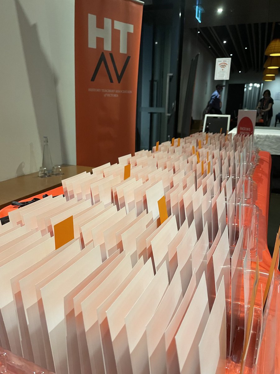 DebHull7's tweet image. It begins! Lanyards at the ready. #htavvcecon23 ⁦@HTAVed⁩