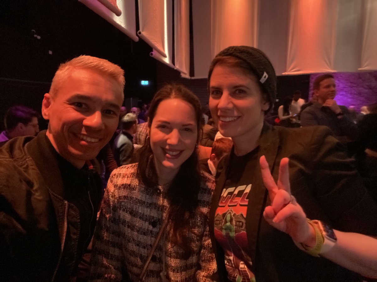BenHarmanus's tweet photo. Meeting @the_annagraf / team Bertelsmann at the @ecommerceberlin pre-event gala. The #COTMFEST doors open in 10 hours! ๐
#ebe23 https://t.co/OfUB6o0glV