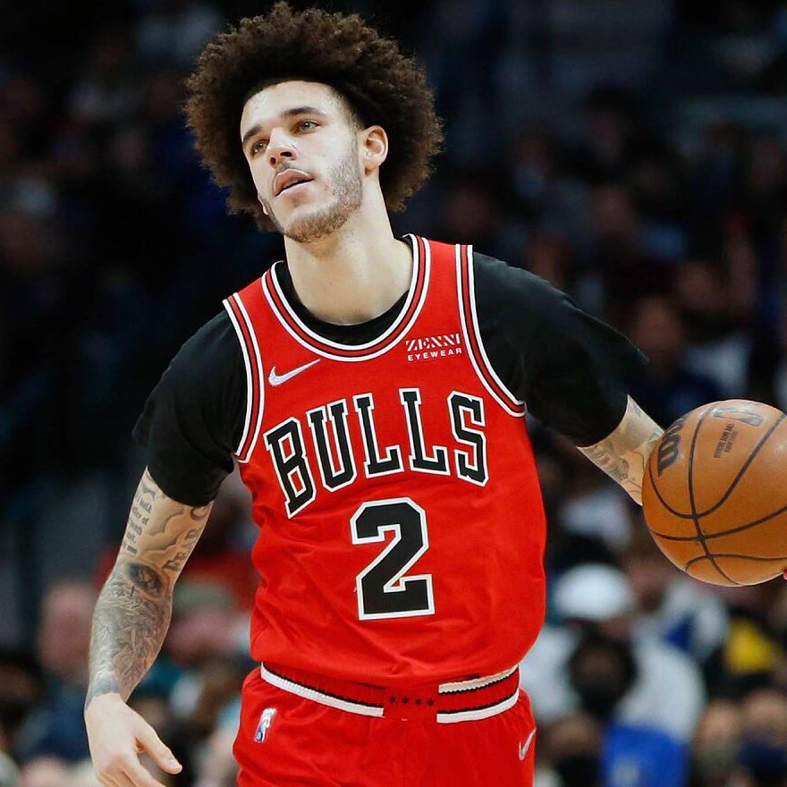 LegionHoops's tweet photo. REPORT: Lonzo Ball has seen doctors all over the country for his knee and describe it as a “unique injury that they have never seen before.”

😳😳😳

(h/t @ChiSportUpdates) https://t.co/sx6eWC2njJ