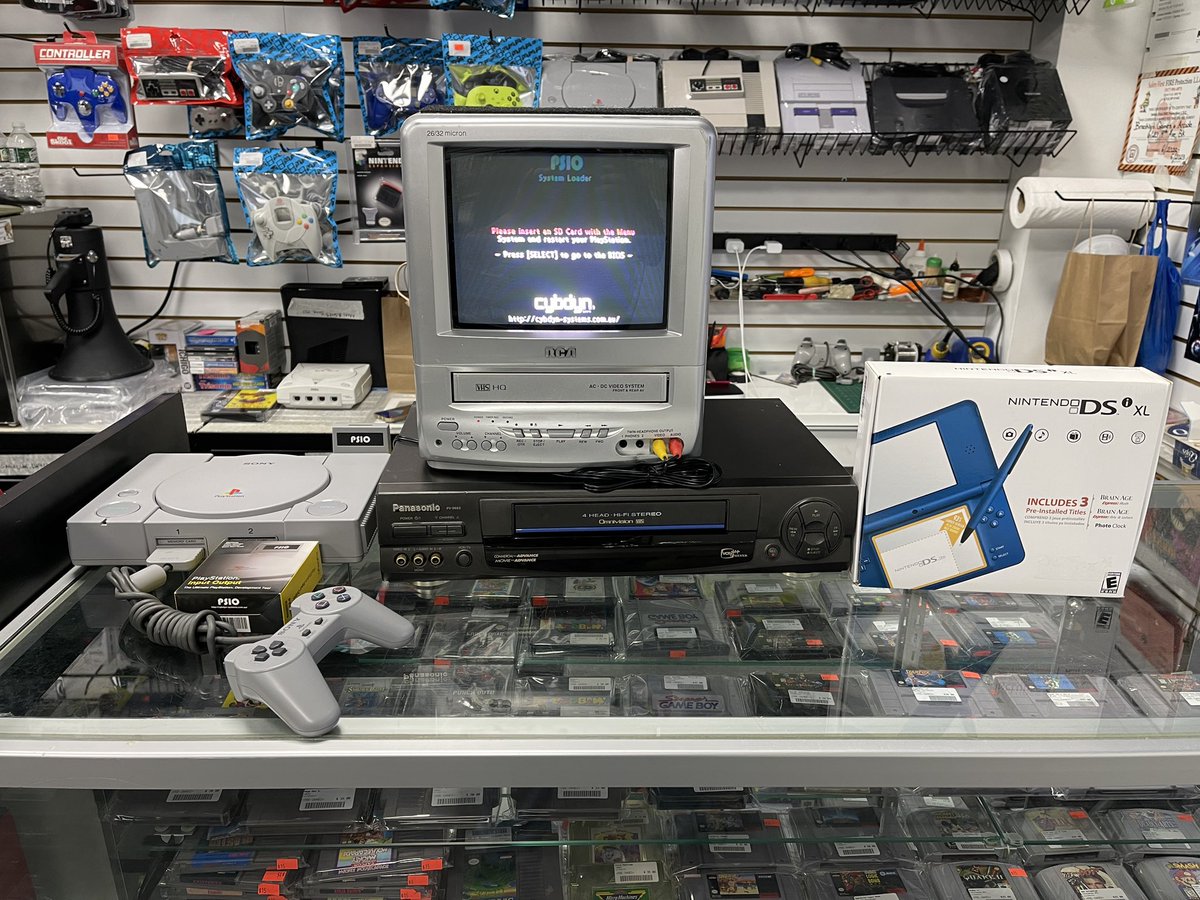 ArcadeBrooklyn's tweet photo. Some of todays trade-ins. #sony #ps1 #psio #crt #vcr #dsixl and more. #bvg2 #brooklyngamesandarcade https://t.co/SdQudkhHRW