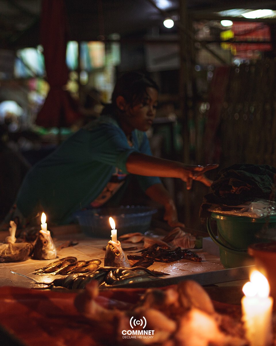 CommnetMedia's tweet photo. Sometimes I see something and think, "Woah, that's just brilliant!". Love the ingenuity of these candle holders by a fishmonger in Myanmar. We reflect the creativity of our Creator God. https://t.co/uMO24fHTAq