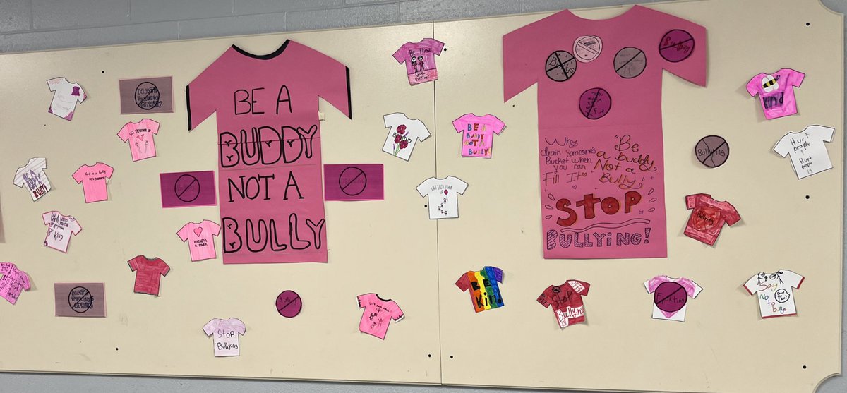 MazzottaMs's tweet photo. Thank you Davenport Student Council for displaying messages of kindness for #pinkshirtday2023 @Davenport_PS @TVDSBSafeSchool @TVDSBcares https://t.co/CGJXnbxCKe