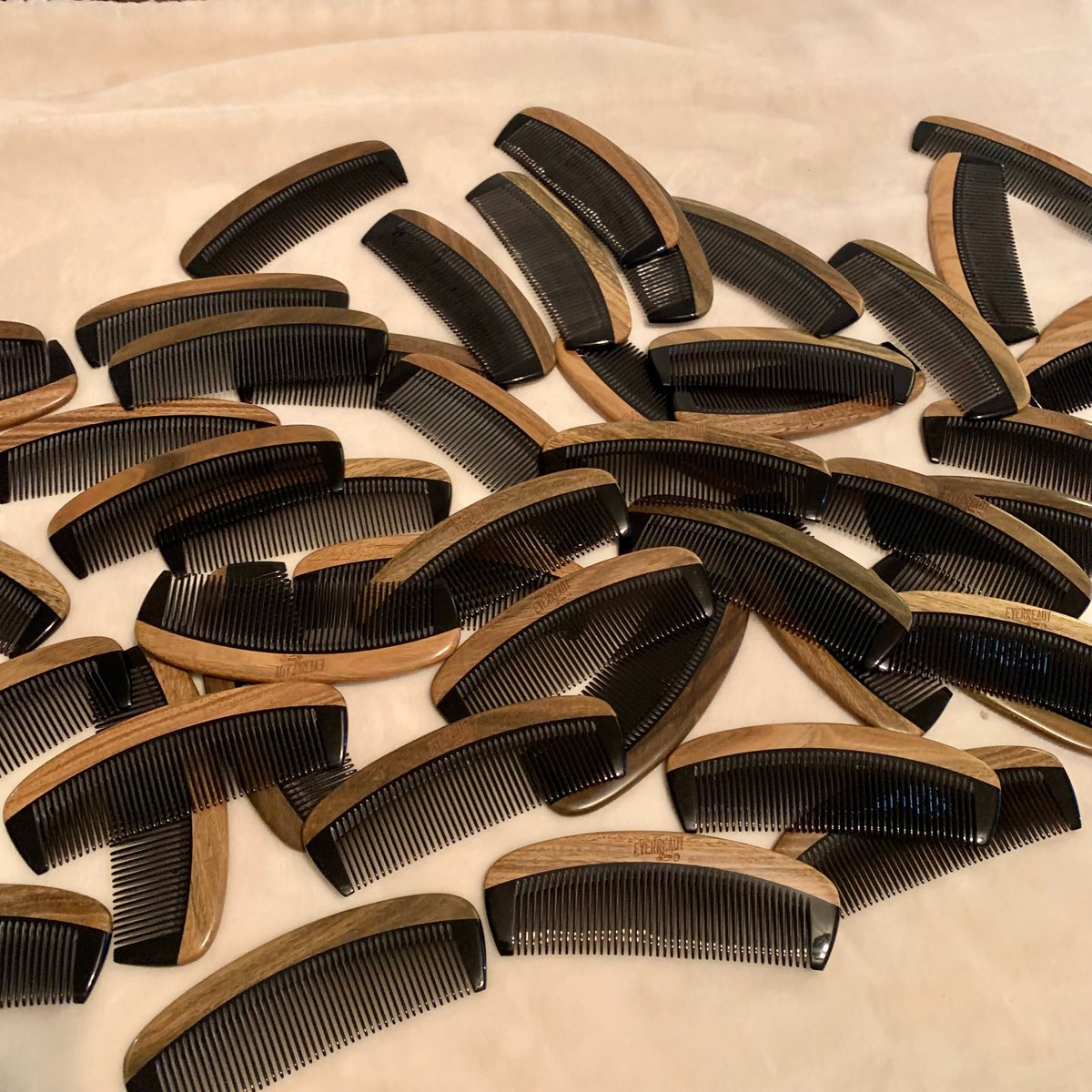 everreadybeard's tweet image. NEW Ox Horn Beard Combs! It's a beautiful sight!

#stayeverready #beardcombs #beardoil #beardlife #beardeddad #beardsmen #supportsmallbusiness #merica #handmade