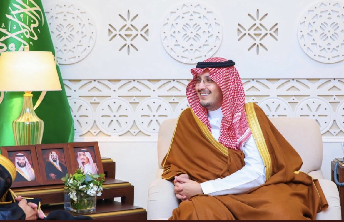 NasserAAlansari's tweet photo. نبارك لاميرنا المحبوب صاحب السمو الملكي الأمير
#احمد_بن_فهد_بن_سلمان  
#نائب_أمير_الشرقية 
 بقدوم المولود الامير فهد جعله الله من عباده الصالحين المباركين وانبته نبات حسن . https://t.co/yeSAwmNc4I