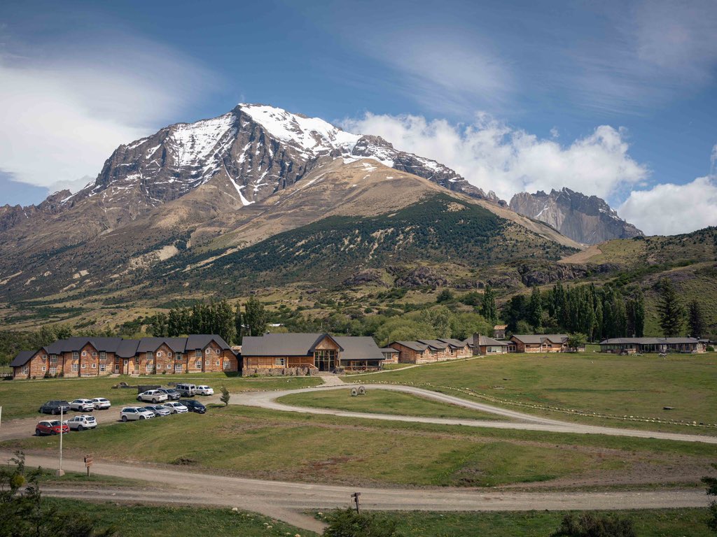 TorresPatagonia's tweet photo. 🌬️Breathe, explore and let go of your worries is our advice when traveling to #Patagonia. Let us take care of the rest with our All-Inclusive programs that are designed to ensure your vacation is just that, a vacation. #nationalpark #LasTorres #TorresdelPaine #Wtrek #Chile https://t.co/flG1kPulvA