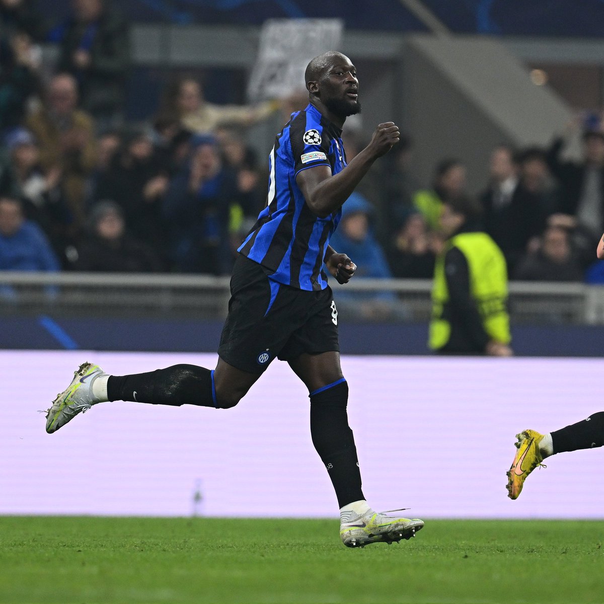 idextratime's tweet photo. #UCL
FT : Inter Milan 1-0 FC Porto

⚽ Lukaku 86'

Tipis-tipis je.. 🤌 https://t.co/QW5wItqmXU
