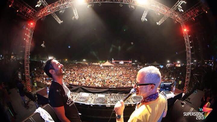 @nikhilchinapa @Vh1Supersonic @Vh1India @Submergemusic @NawedKhan_ @ArjunVagale @hermitsethi @MissMuttoo @rohitbarker @MTVBeats Some of my favorite pictures from that year :)
It was SO special!!