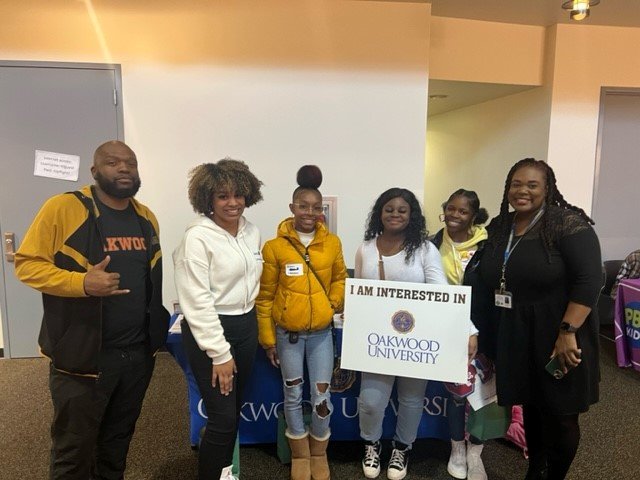 BBBSCapRegion's tweet image. 125+ students visited today's #HBCU Fair, hosted by BBBS of the Capital Region, the local chapter of @apa1906NETwork, and @WITF. Special thanks to @sheetz for donating food for the event. 
#alphaphialpha #gotohighschoolgotocollege #ilovemyhbcu #readyforschool #BiggerTogether