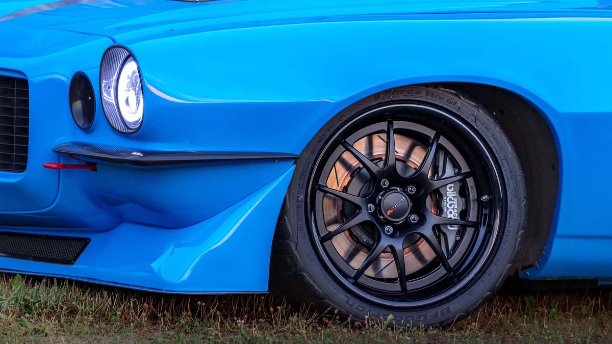 ForgelineWheels's tweet photo. Watch your back, Gargamel. Chris’ #AngrySmurf #protouring #chevy #camaro by #smittyscustomauto has your number on #forgeline #GA3R! https://t.co/upoCzNv1Ws https://t.co/stfvZi2wfS