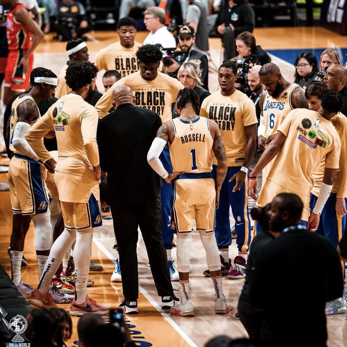 LakeShowYo tweet media