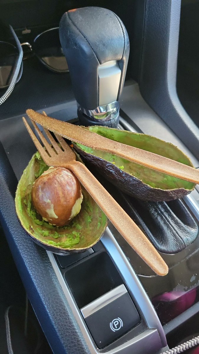 Dango_jenn's tweet photo. best avocado I ever had https://t.co/lVVBnewryR