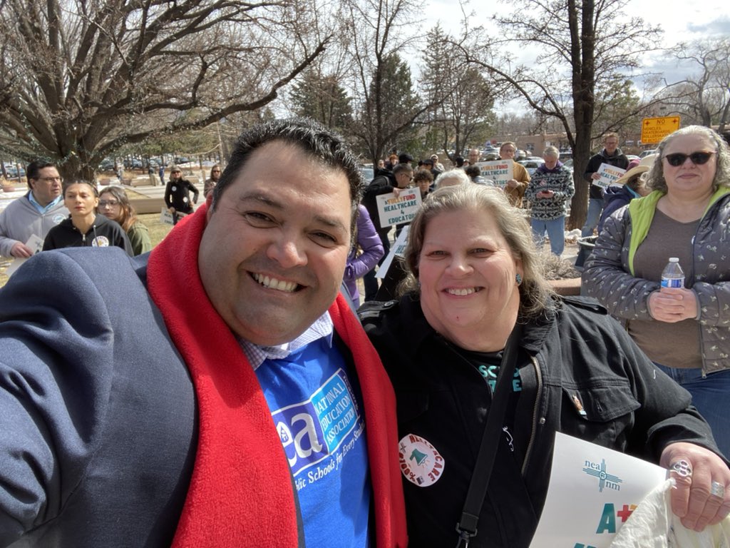 NoelCandelaria's tweet photo. Thank you to Rep.
Raymundo Lara for introducing #HB102 & we applaud @GovMLG for making this a priority, now let’s get the full NM Legislature on board and allocate the funding to make it happen for the educators in New Mexico.
#NMLege https://t.co/Bw5eT3PPfM
