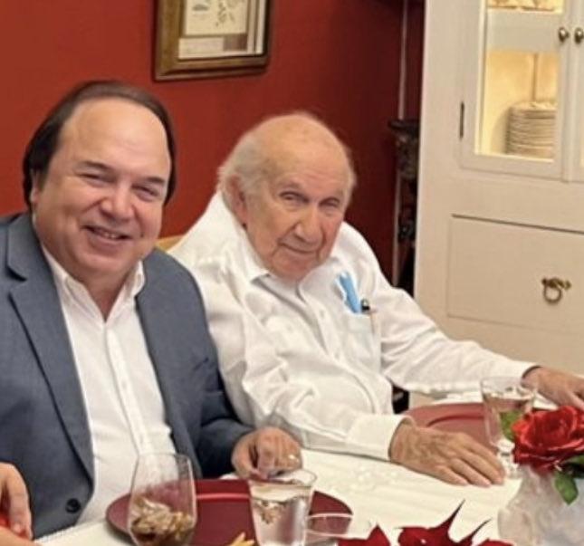 VinicioSenador's tweet photo. Para los que se desorientan. Y se preguntan quién es mi líder : Vincho Castillo. https://t.co/Fo8xspKrtB