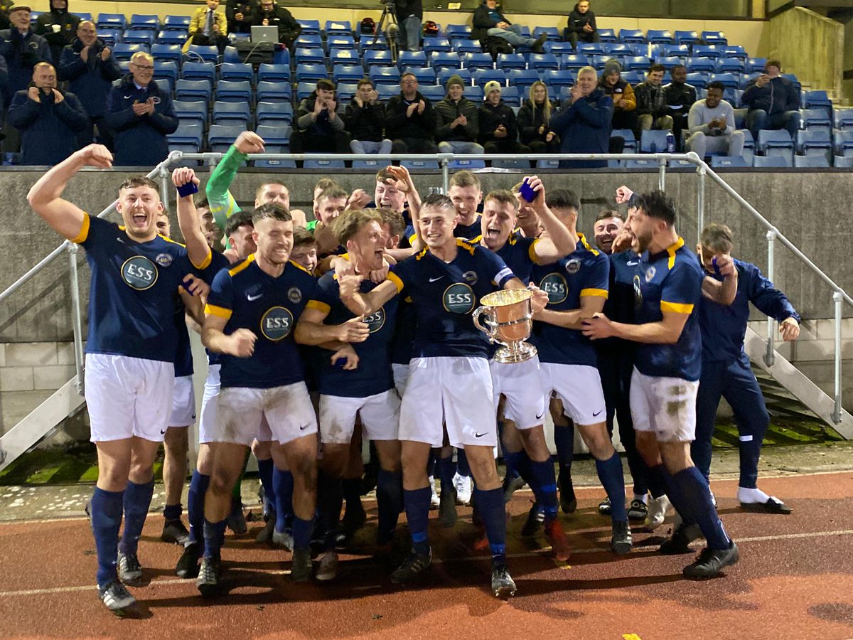We'll leave you with a snapshot of <a href="/NavyFootball1/">Royal Navy FA 🇬🇧</a> happiness as they lift the Inter Services trophy ⚓️⚽️🎆
