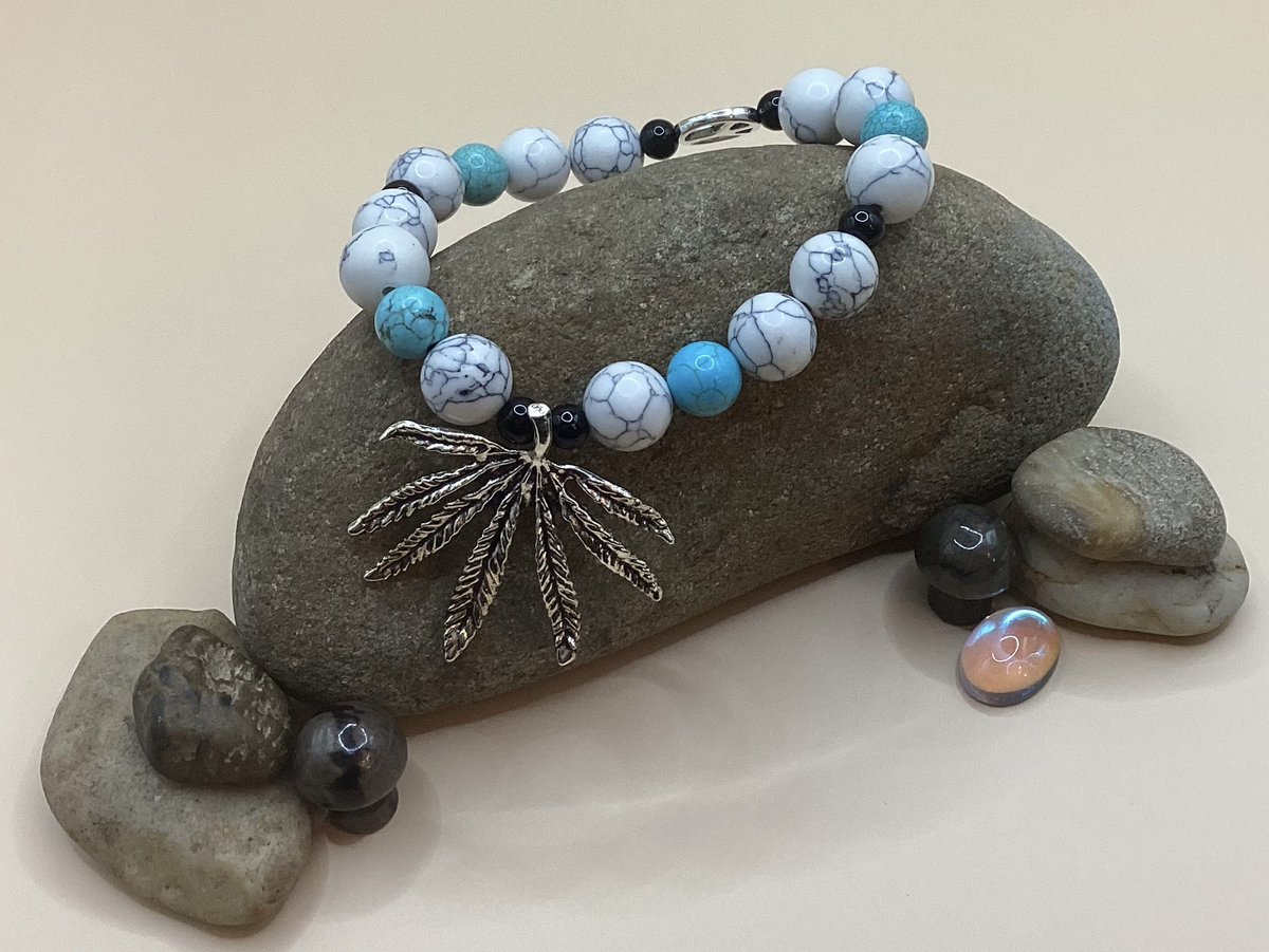 ImagineThis704's tweet photo. @WORLDWIDEWEBLA1 Since that one is taken…Here is one seeking #love &amp; a home #howlite #turquoise #lavastone @PrettyPeacePairings #PrettyPeacePairings 🌞🧘🏽☮️ https://t.co/kJuwAPQzwI