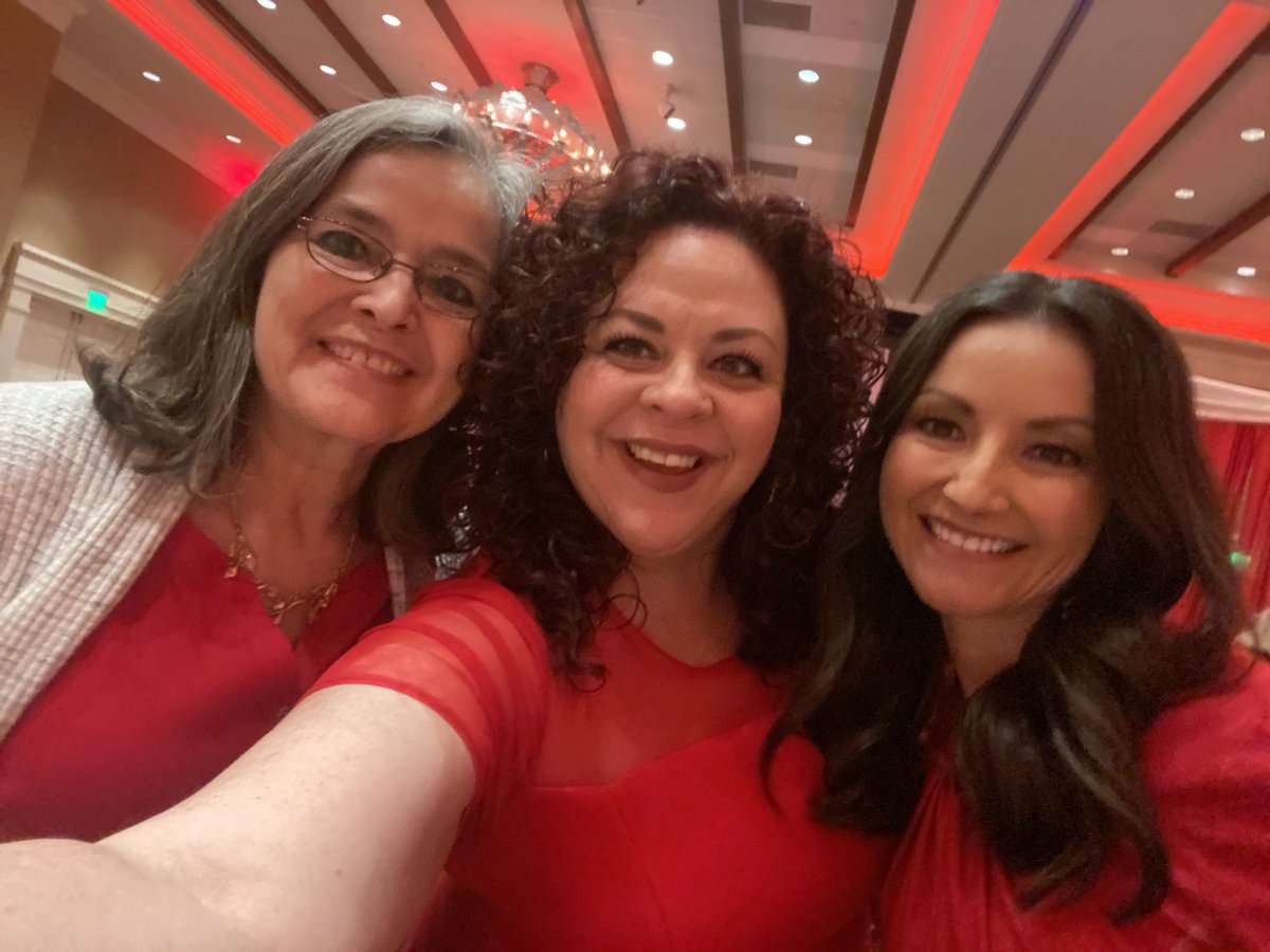 krqegarate's tweet photo. Always a great time emceeing Go Red for Women!
#nmgored
@american_heart
@ahanewmexico https://t.co/s0GESyVops