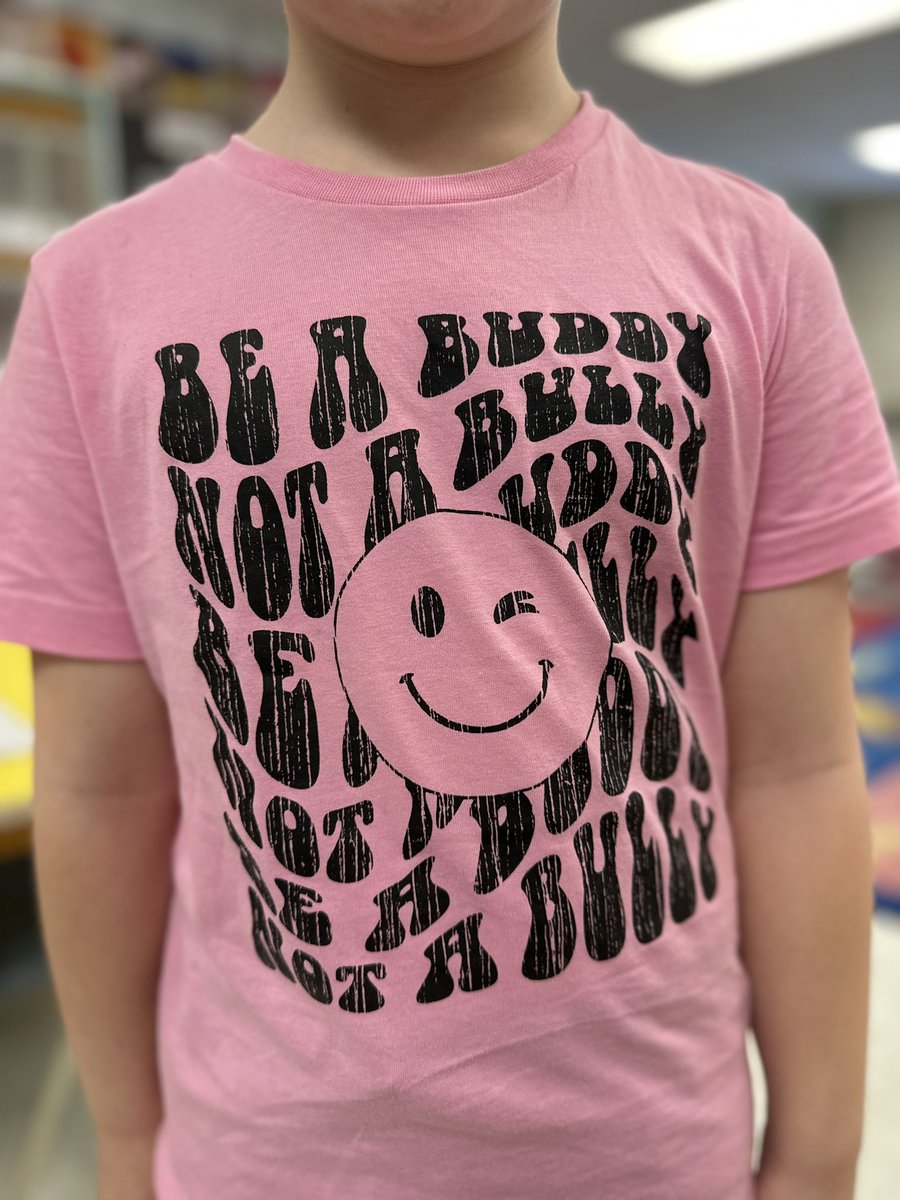 EJroom125's tweet photo. Happy #dayofpink! @EJSandPS was a #seaofpink 👚 today! So proud! 😍#BeKindAlways https://t.co/CTlpyYYmHi